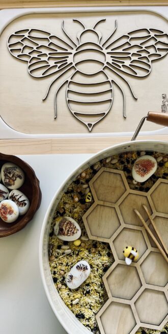 Flisat &Amp; Honeycomb Tray With Story Stones